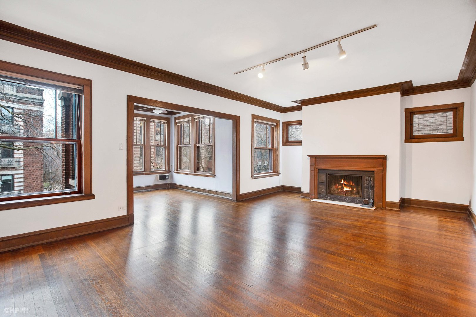 East Lakeview — 444 Aldine