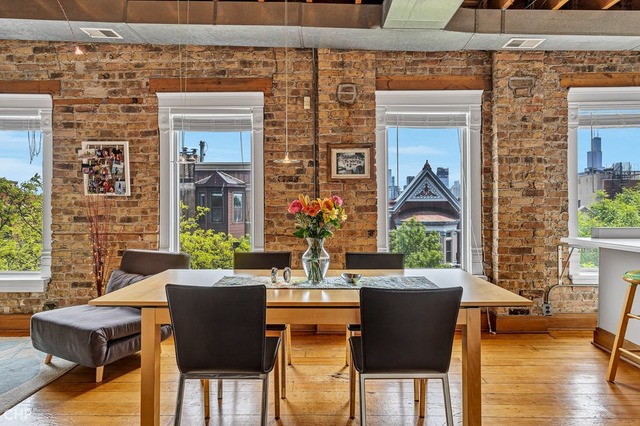 Noble Square — 1401 W Erie