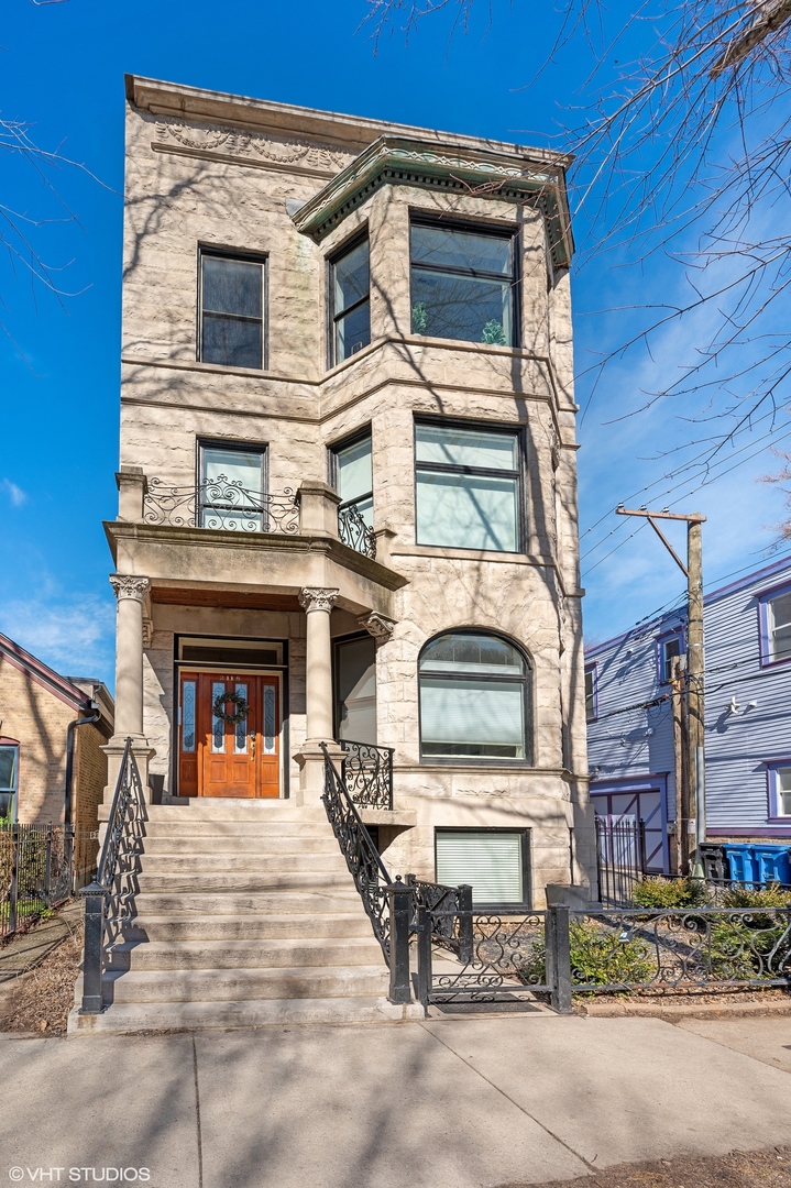 Wicker Park — 2118 w Schiller