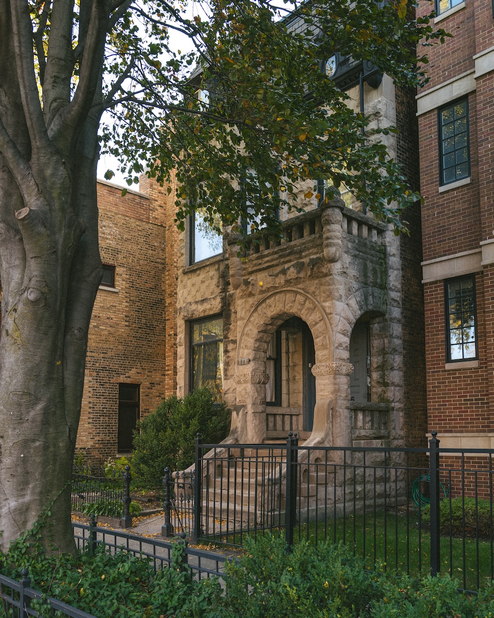 Lincoln Park — 2246 N Racine