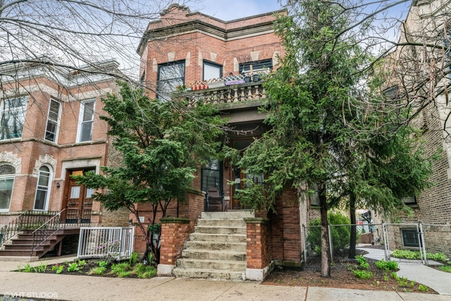 Logan Square — 2520 N Mozart